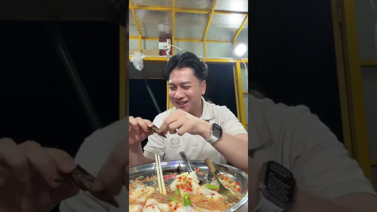 នោះតិចថាអត់ដឹងចុះ  គំាងសាហាវ អ៊ូហូ ប្រាប់ពីវិធីហូបកន្ទាវទូក អោយមានរសជាតិឆ្ងាញ់ #usashorts #shorts 