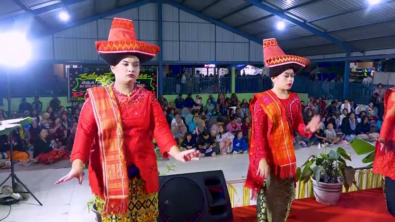Guro-Guro Aron Desa Bulan Baru tari Masu-Masu ( Bejeng Ginting)