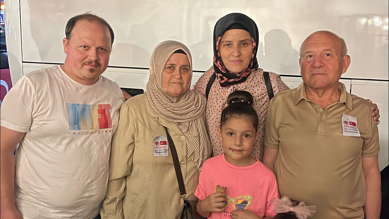 Kutlu Yolculuğa Uğurlama (Annemleri Hacca Uğurladık)