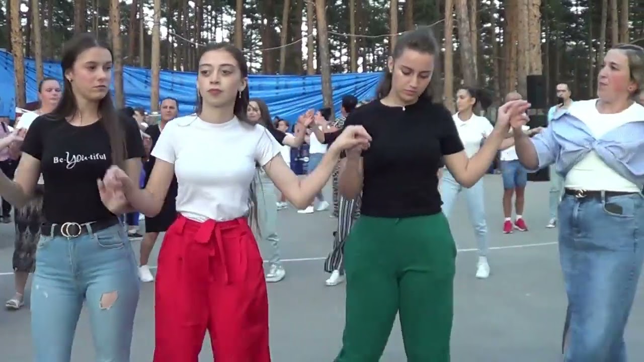 ''Narodno veselje kod ČIZE - gost večeri MONI''