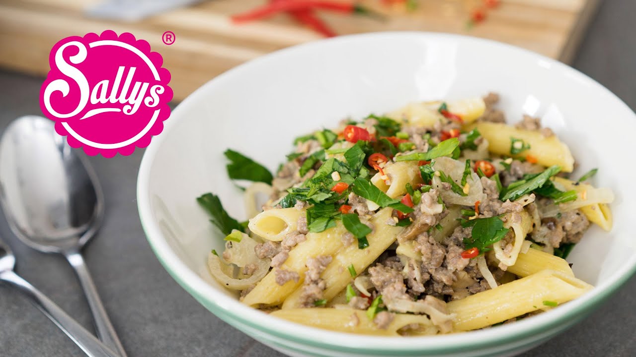 Nudelpfanne mit Penne, Hackfleisch & Steinpilzen / Sallys Welt