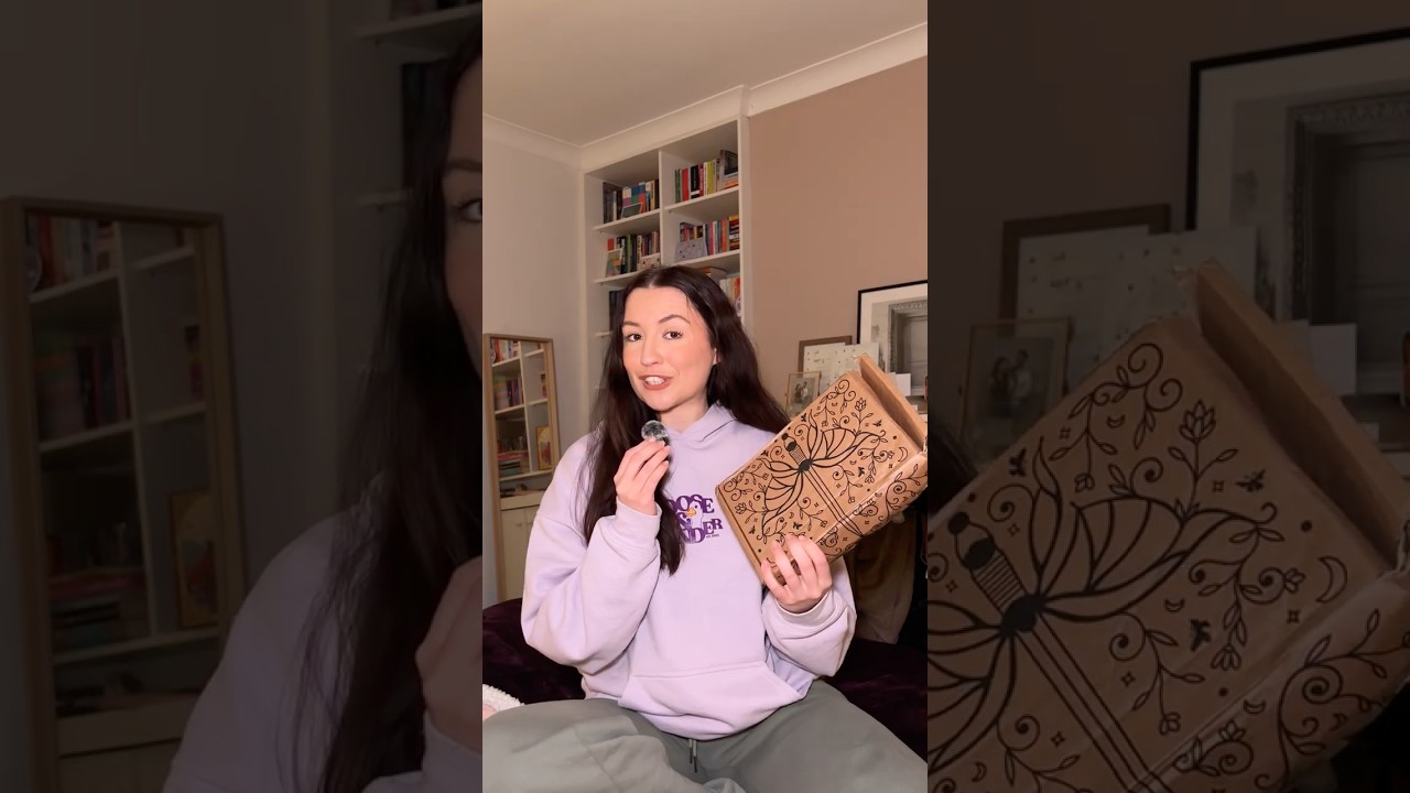 Распаковка февральской коллекции FairyLoot #booktube #booktok #fairyloot #fairylootunboxing #book...