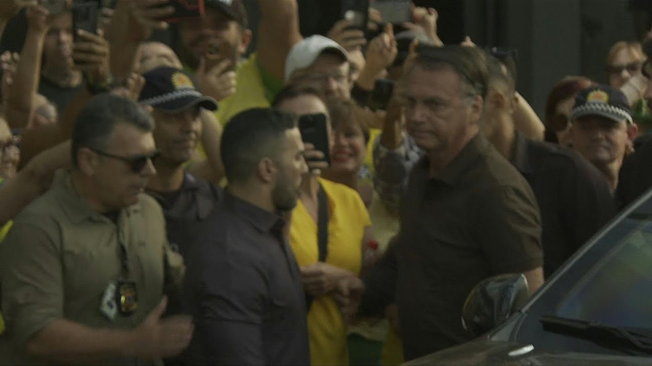 Bolsonaro deixa prisão domiciliar para realizar exame médico após ser condenado | AFP