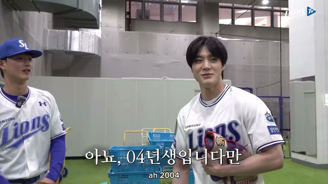 [eng sub] JENO Samsung Lions Opening Game First Pitch