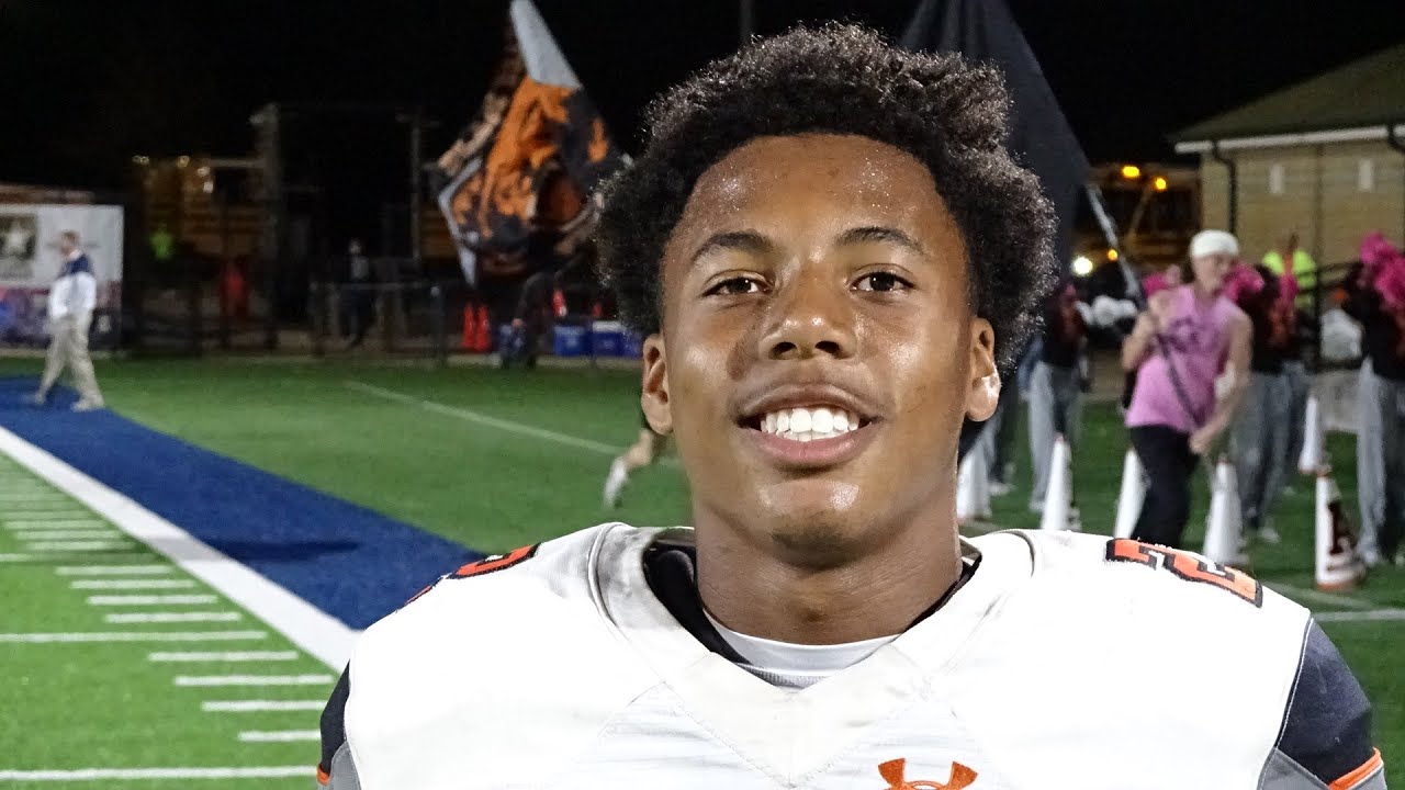 Deair Young, Austin knock off Bob Jones 28-26