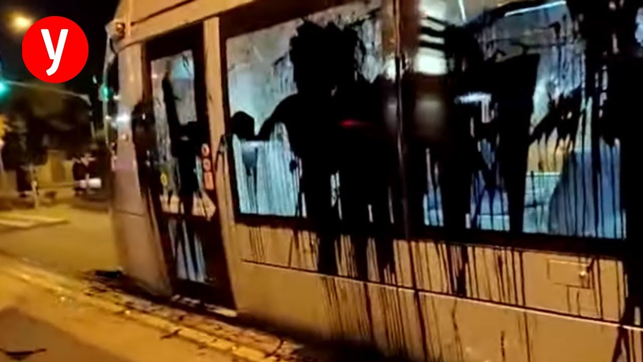 מתפרעים חרדים השחיתו את הרכבת הקלה בירושלים