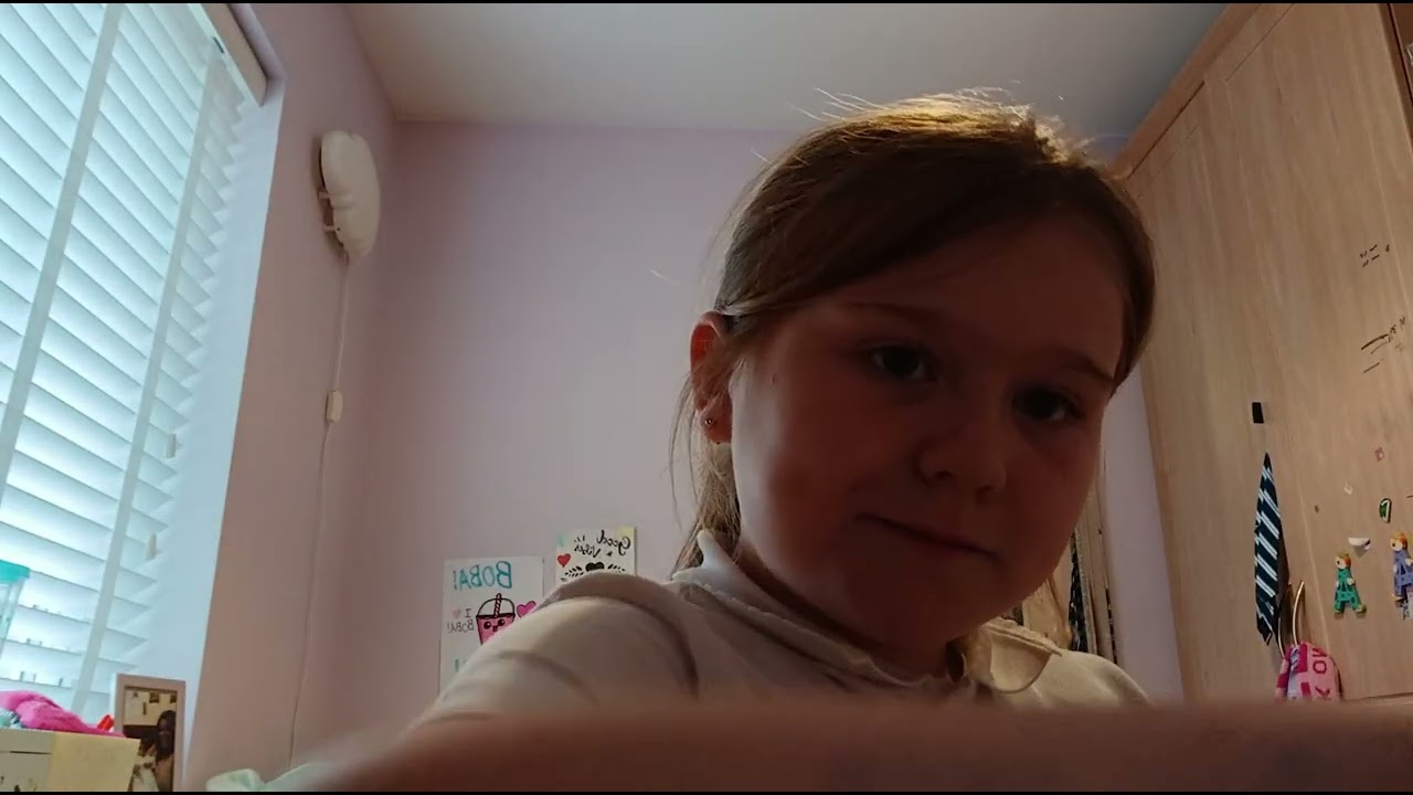 ROOM TOUR!!!!! (My rooms a bit small) 