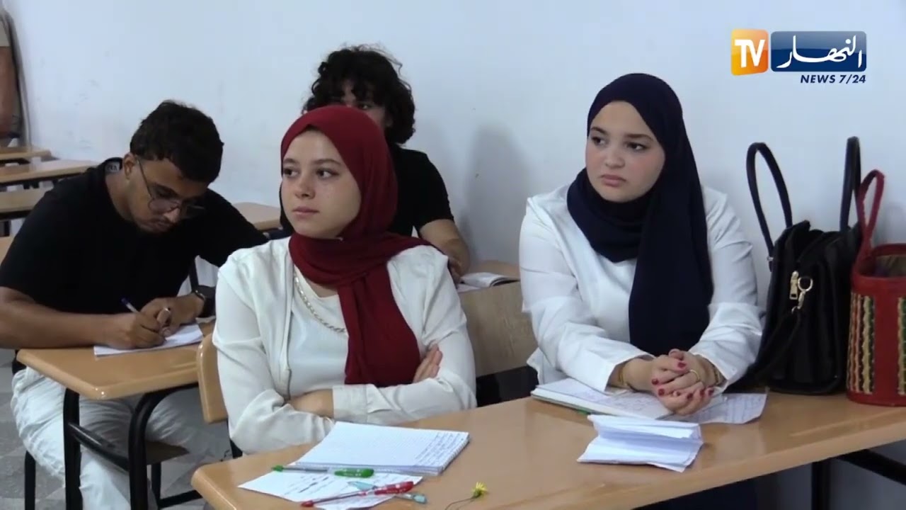 تكوين طلبة الاعلام بالانجليزية .. أول دفعة ستتخرج هذه السنة مع توظيف 06 الأوائل