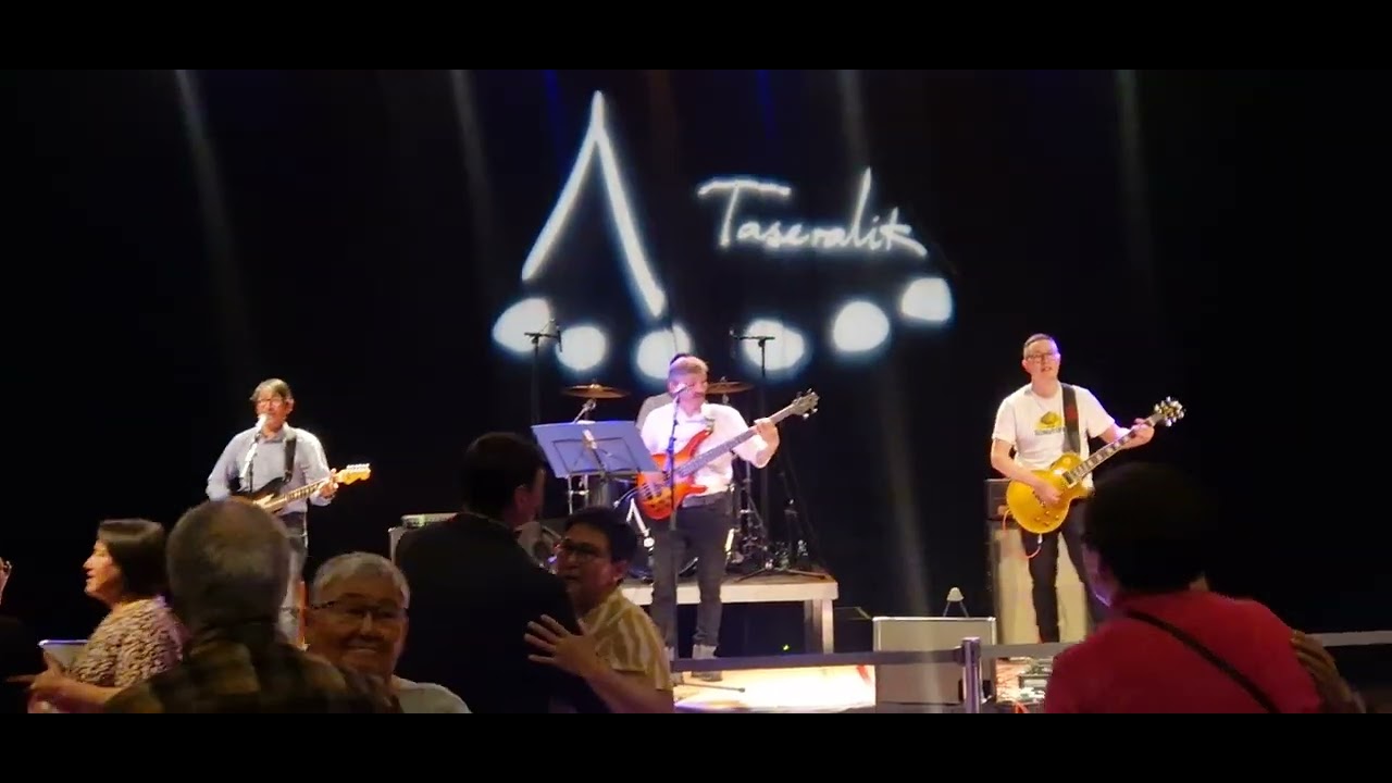 A-ATA .QAJAQ LIVE IN TASERALIK SISIMIUT