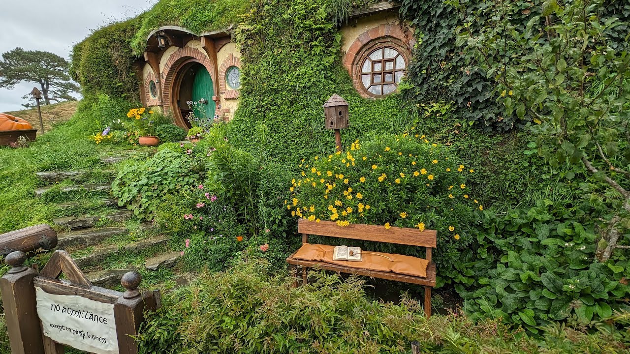 Hobbiton Movie Set