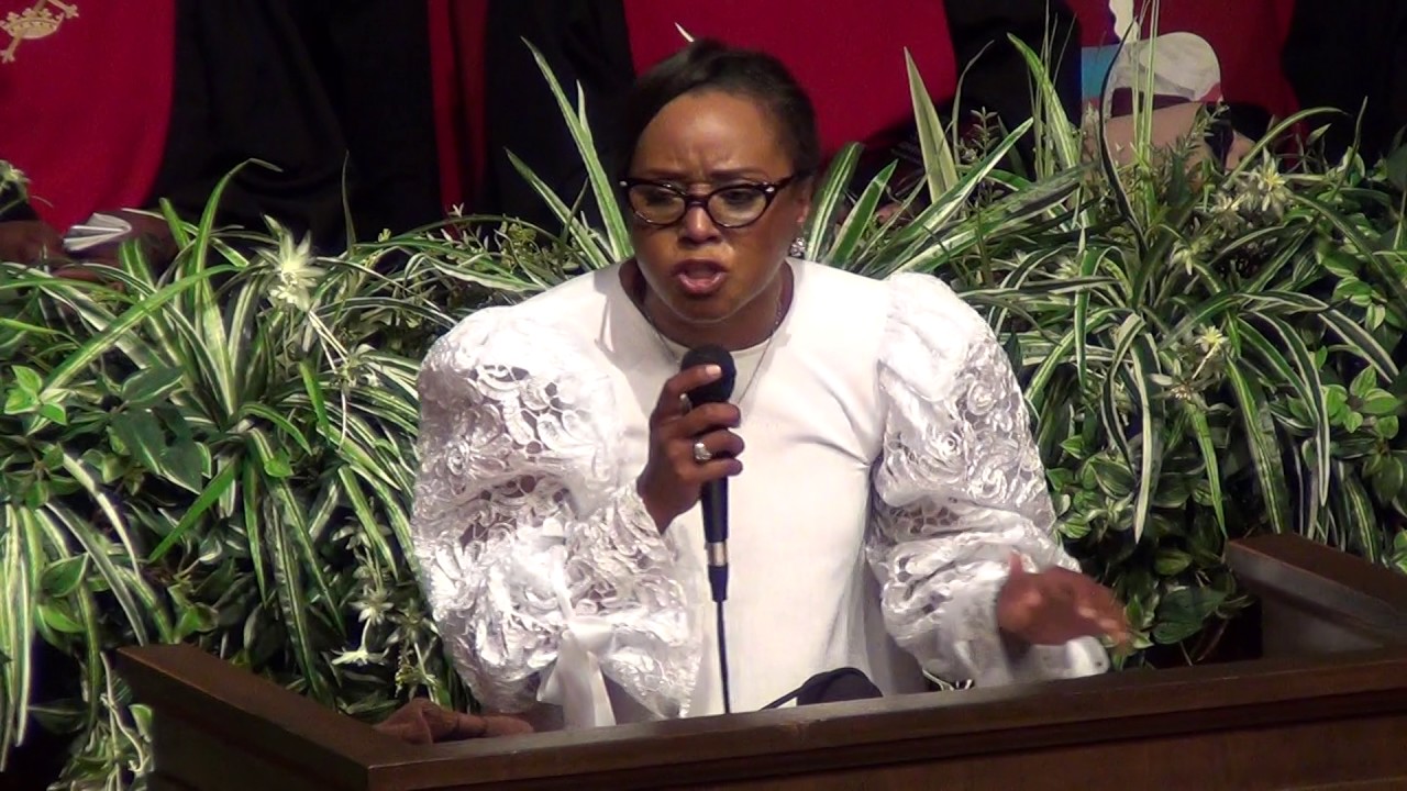 Evangelist Ruby Holland preaching at Amazing COGIC in Jxn,MS
