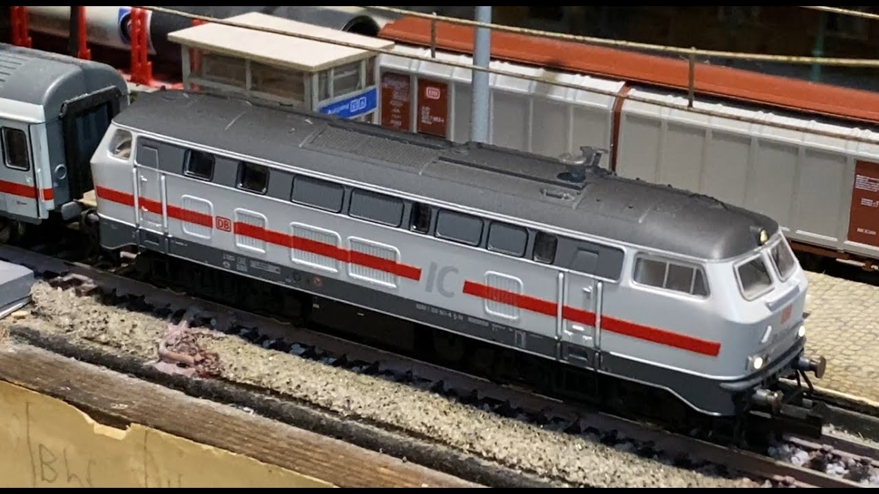 Die neue BR 218 von Minitrix in IC Farbgebung in Spur N