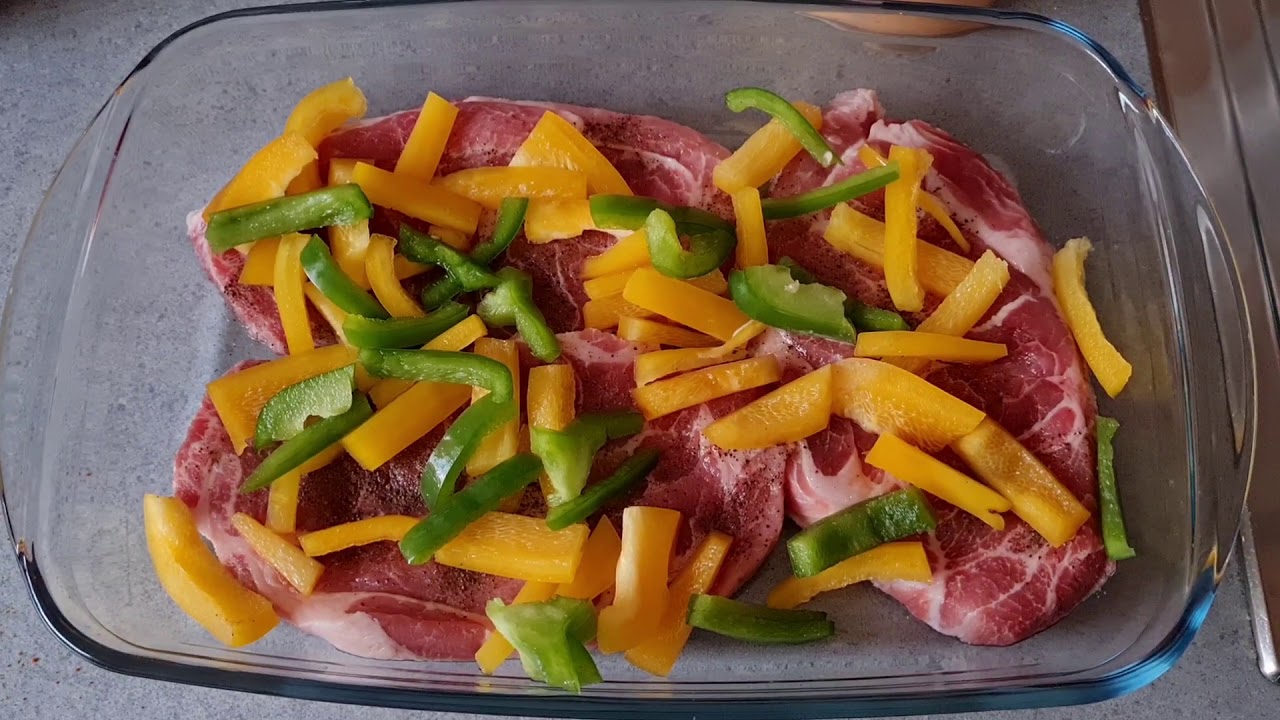 Шницель из свинины в соусе с паприкой/Paprika Rahm Schnitzel/ Очень вкусно  получается.