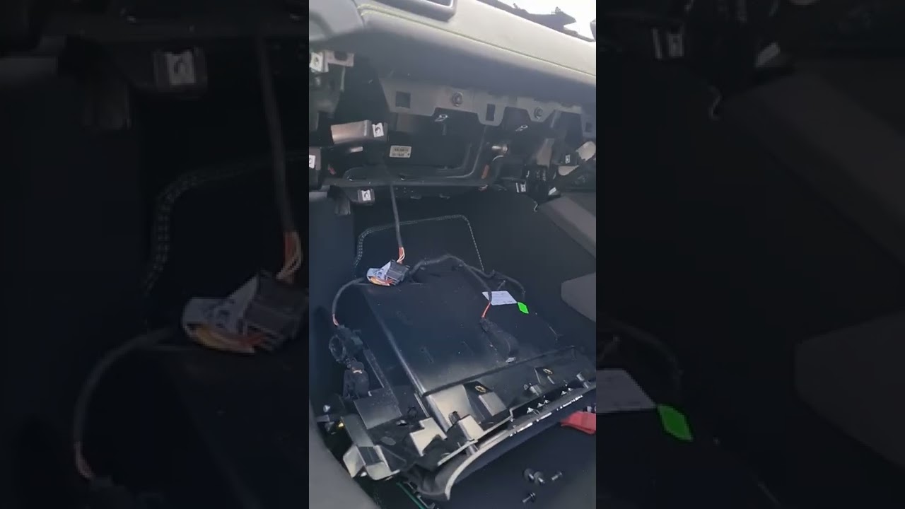 Lamborghini Hurricane 2015 Pollen filter change