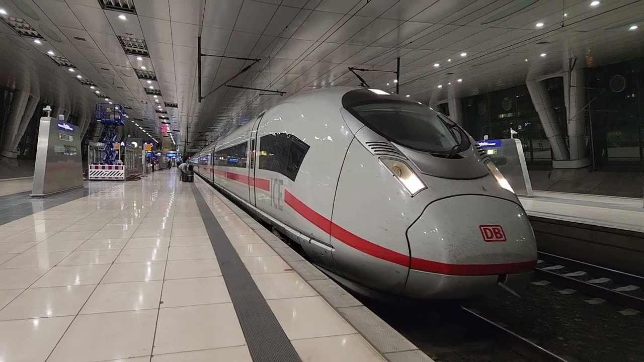 Abfahrt ICE 3neo (Tz 8016) im Frankfurt Main Flughafen Fernbahnhof