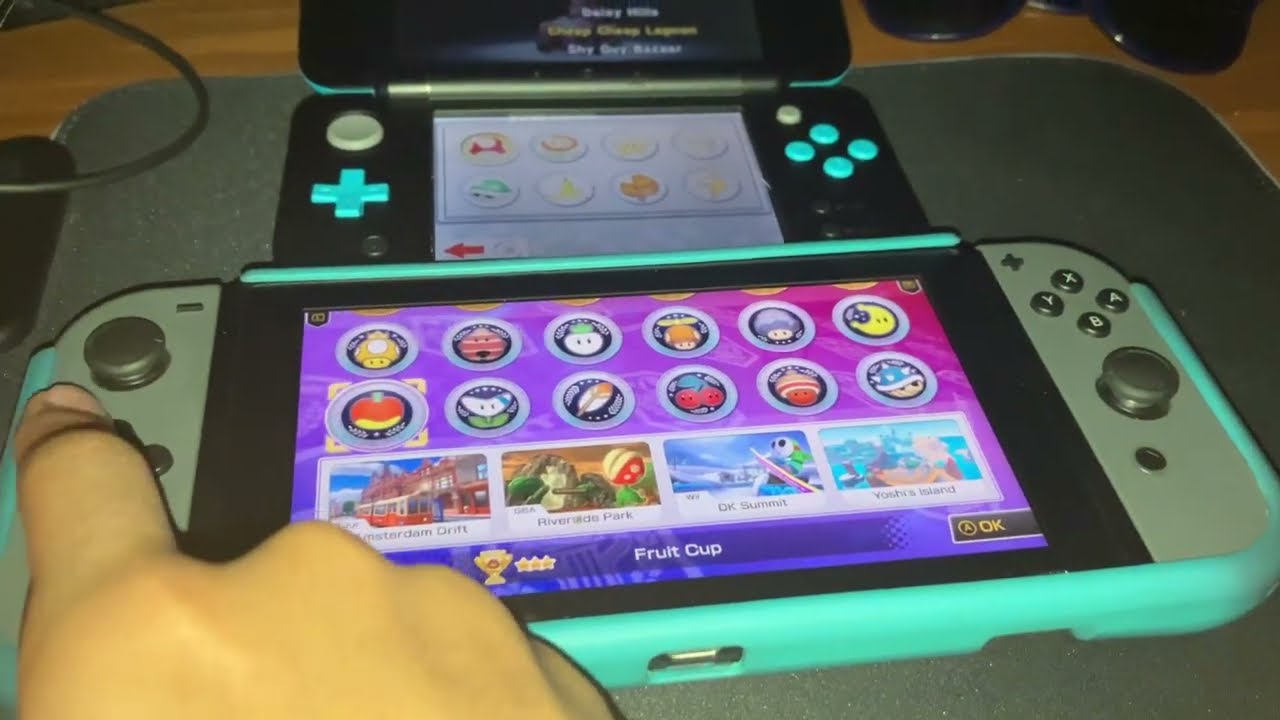 MK7 vs MK8 Deluxe comparison (2ds vs Nintendo Switch)