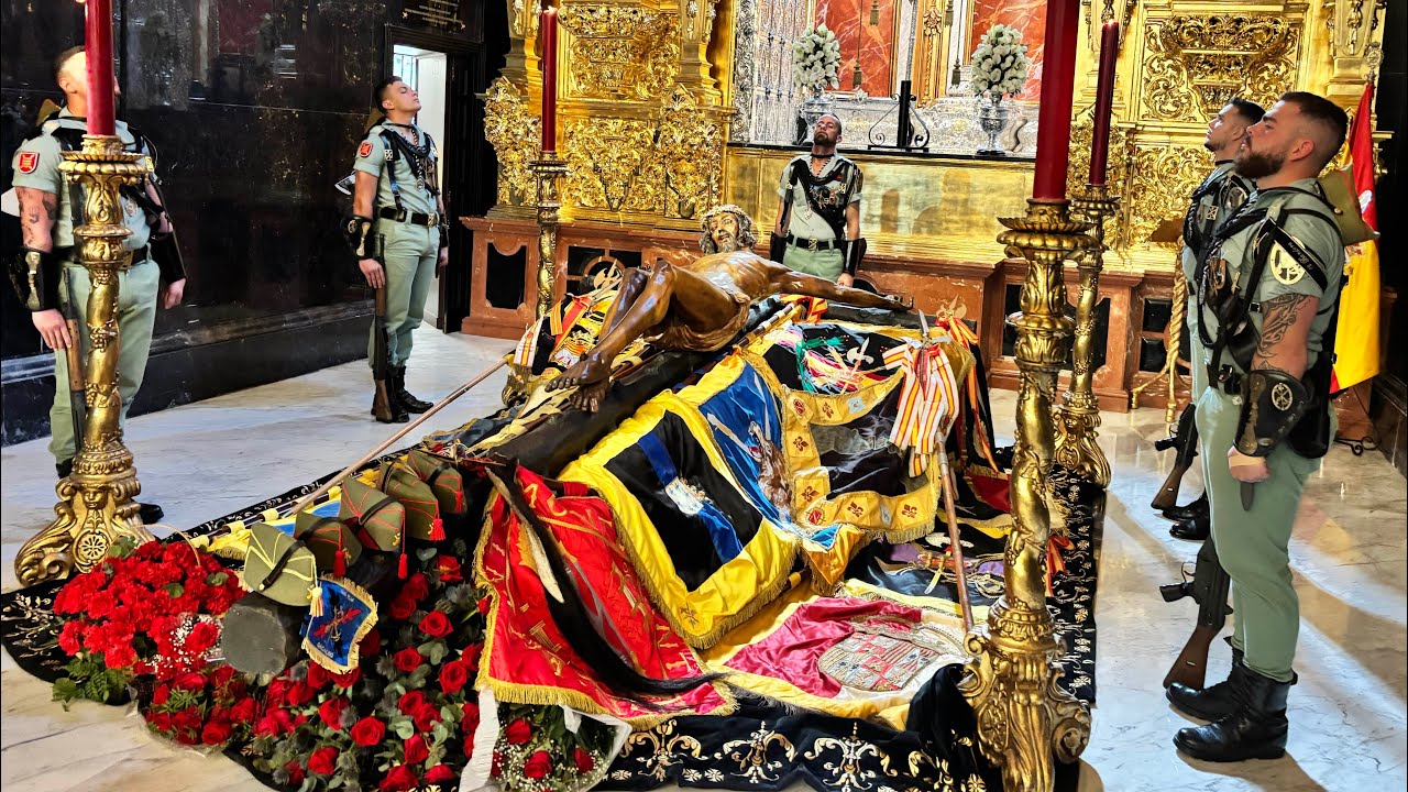 Cambio de Guardia de La Legi&oacute;n al Cristo de la Buena Muerte (Mena). Semana Santa M&aacute;laga 2026