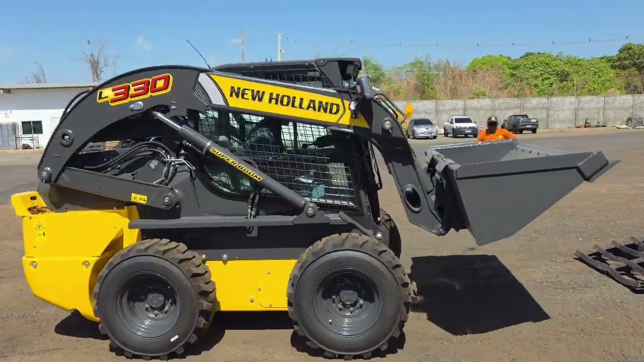 Mini Carregadeira L330 New Holland Construction 