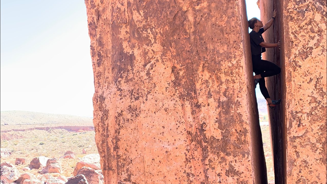 Kraft Boulders: Plumbers Crack V0 | 5.8 Red Rock Canyon