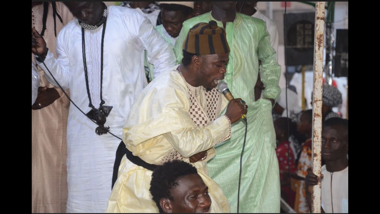 Ibrahima Dia Zikroulah avec un air mélodieux sur Serigne Fallou  au Gamou annuel de Touba Massar