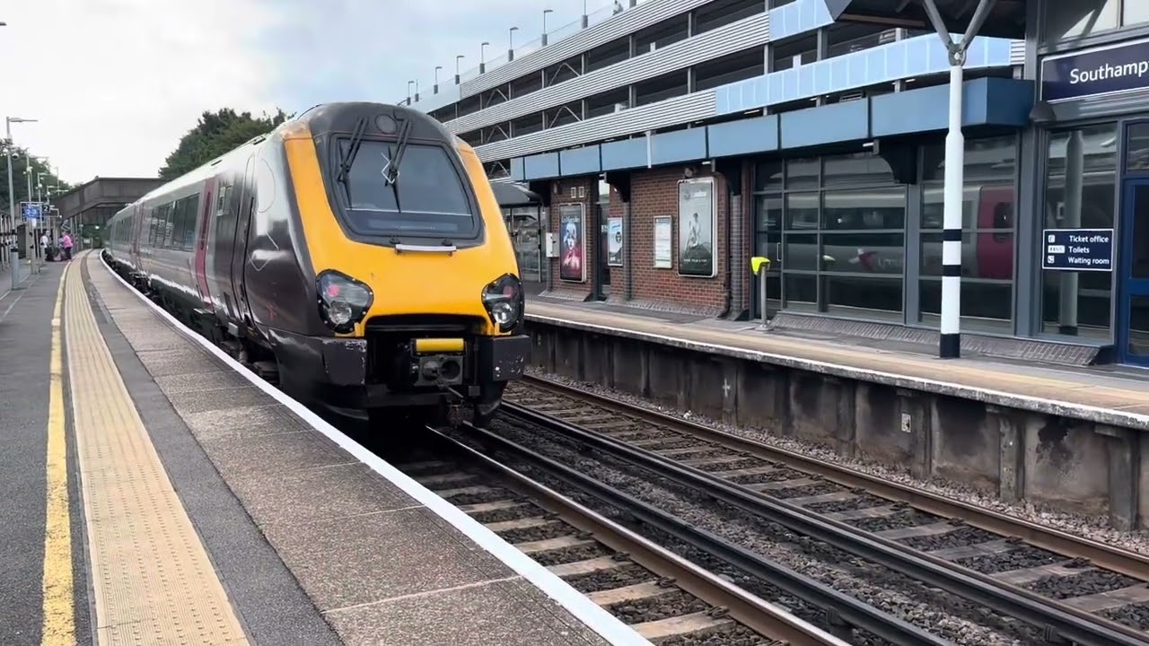 Southampton Airport Parkway Railway Station | Trains at and a tour of the station | 01/08/2024