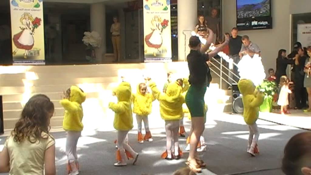 Танцы для самых маленьких! dansuri pentru cei mici! Dansuri-copii 3 ani Show ballet Flamingo