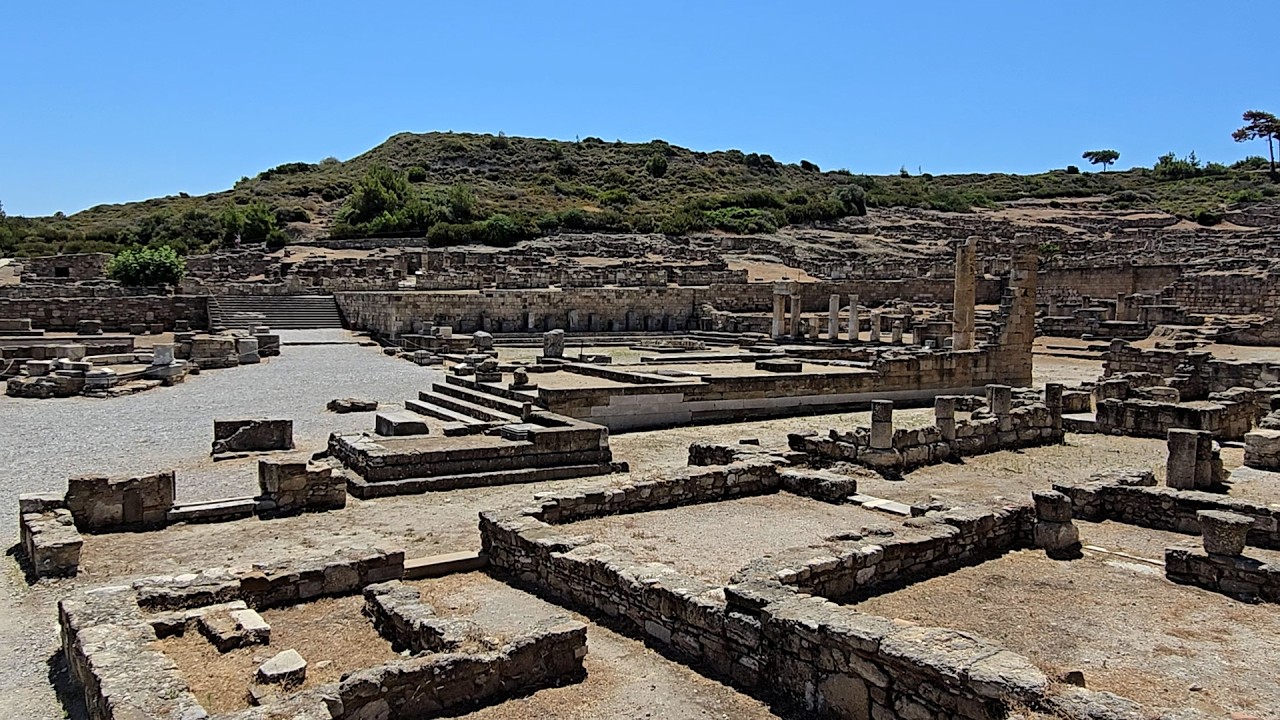 Filerimos e Kamiros &ndash; Filerimos e Kamiros | Archeologia, spiritualit&agrave; e silenzi nell&rsquo;antica Rodi