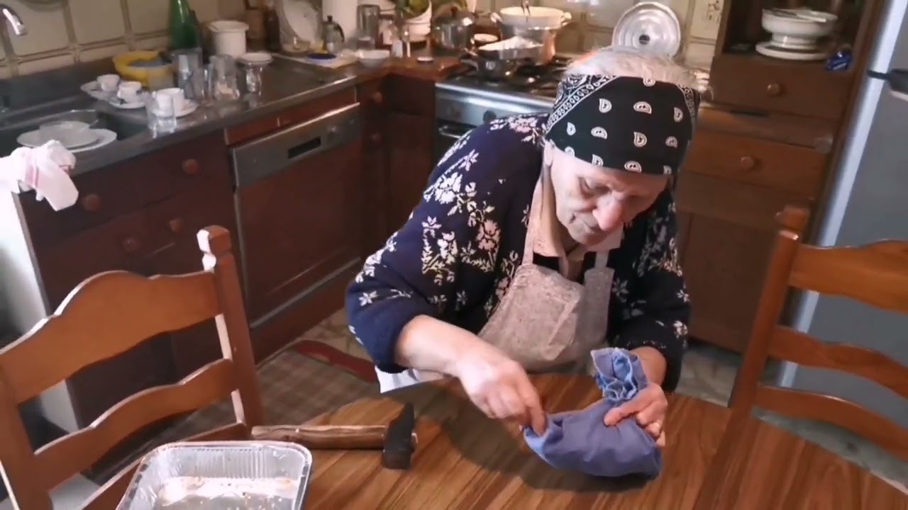 Nonna Nunziatina e la ricetta abruzzese dell'olio ai peperoncini