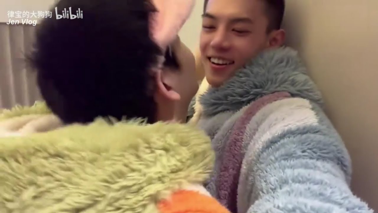 [Engsub/BL] Couple Challenge: Truth or Dare - Part 2 || Chen Lv & Liu Cong