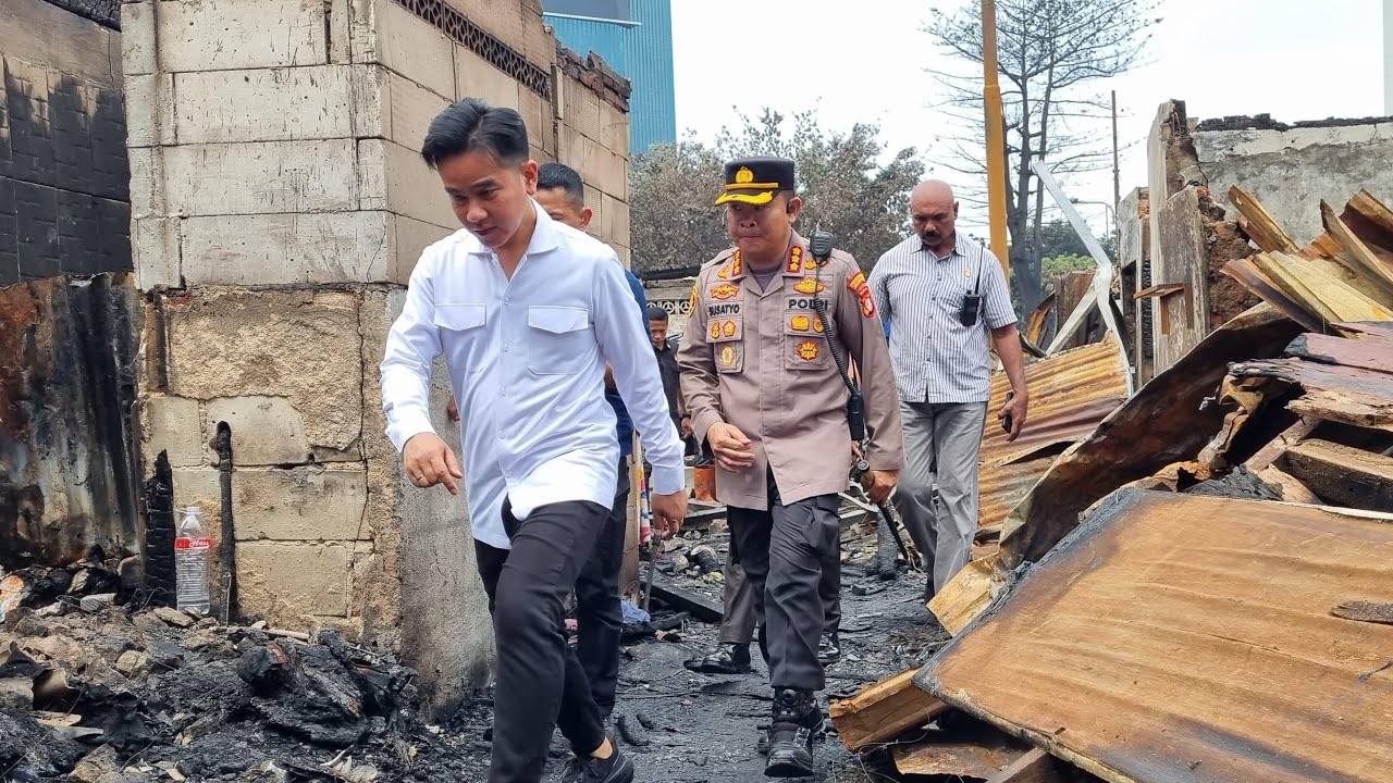 Wapres Gibran Rakabuming Tinjau Lokasi Kebakaran di Kemayoran Gempol