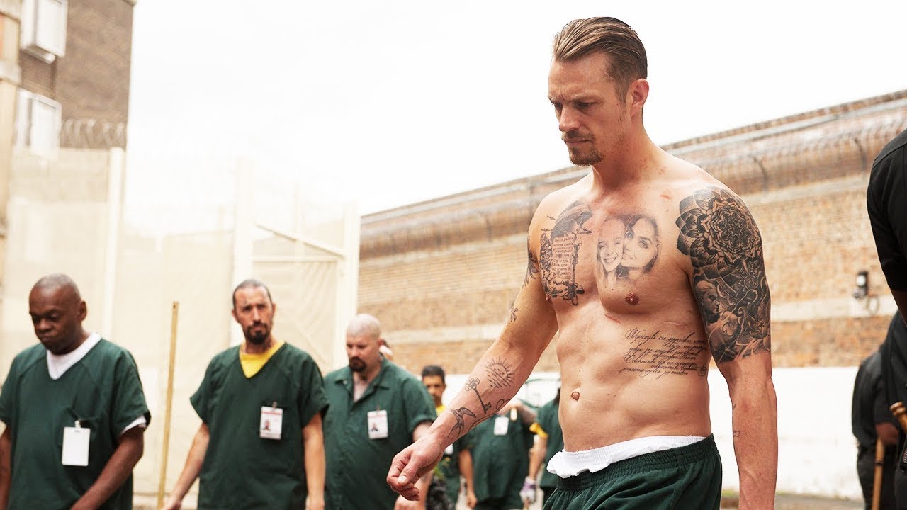 لم يخطر على بالهم أنه جندي سابق متنكر في هيئة سجين