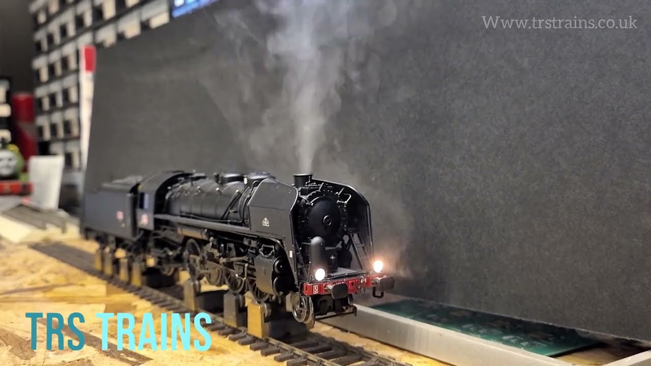 Jouef SNCR 141R with TRS Trains synchronised smoke 