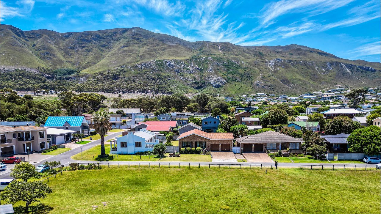 R3,695,000 : 3 Bedroom house for sale in Onrus, Hermanus, South Africa