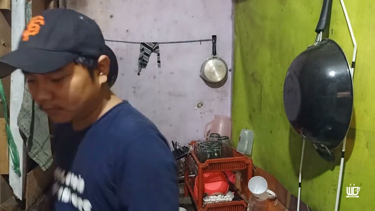 kegiatan sehari - hari di warung