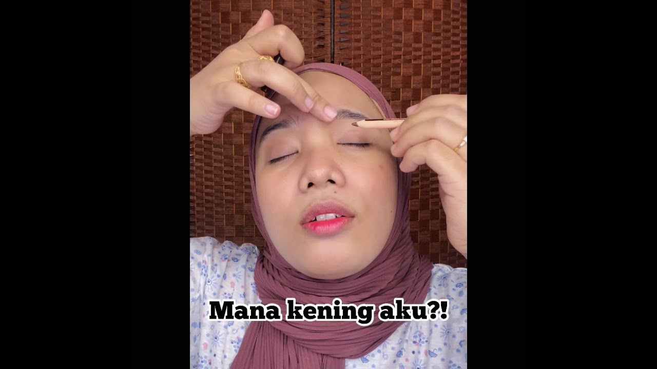 MAKEUP SAMBIL TUTUP MATA BE LIKE....