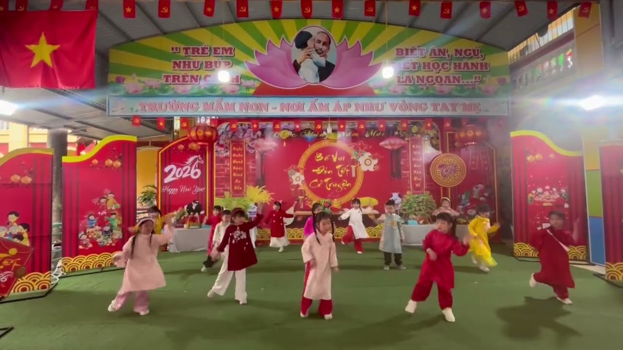 Happy new year - các cháu trường mầm non VĂN MINH - PHÚ THÁI 