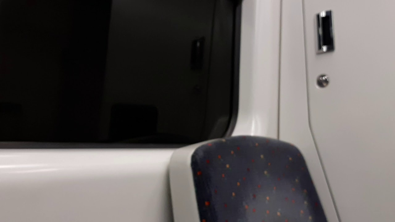Kurzer Rundumblick in der U-Bahn von Athen + Ausfahrt im Bahnhof Eliopoli.