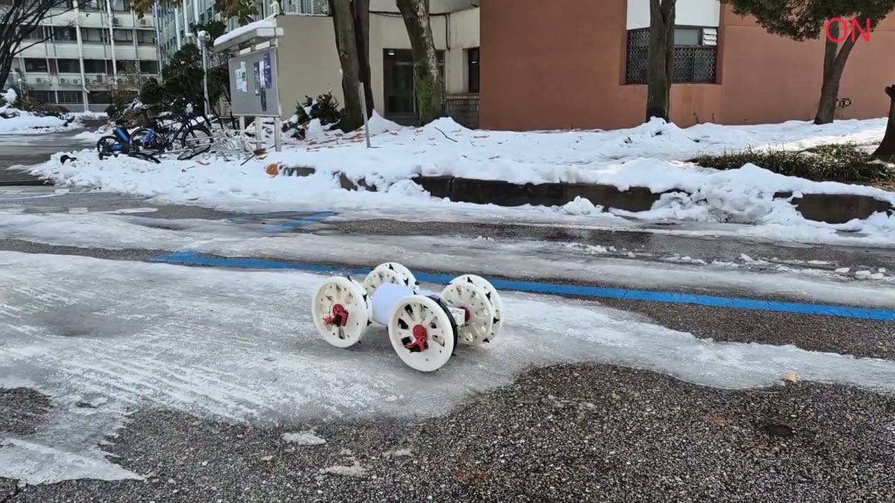 Active Spike System for Multi-Terrain [Scene: Ice]
