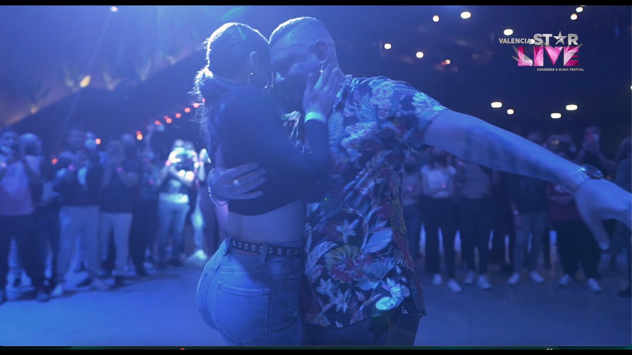 MANOS DE TIJERA 🎵| Bachata Fusion  🎶| 👑 Carlos Espinosa  & Idaira