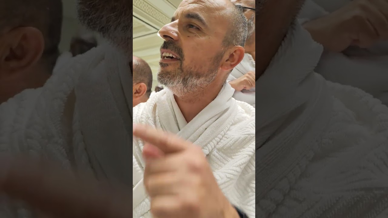 Özbekli kardeşlerimizle Kabe'de Ayrıldım Kabe'den ilahisi