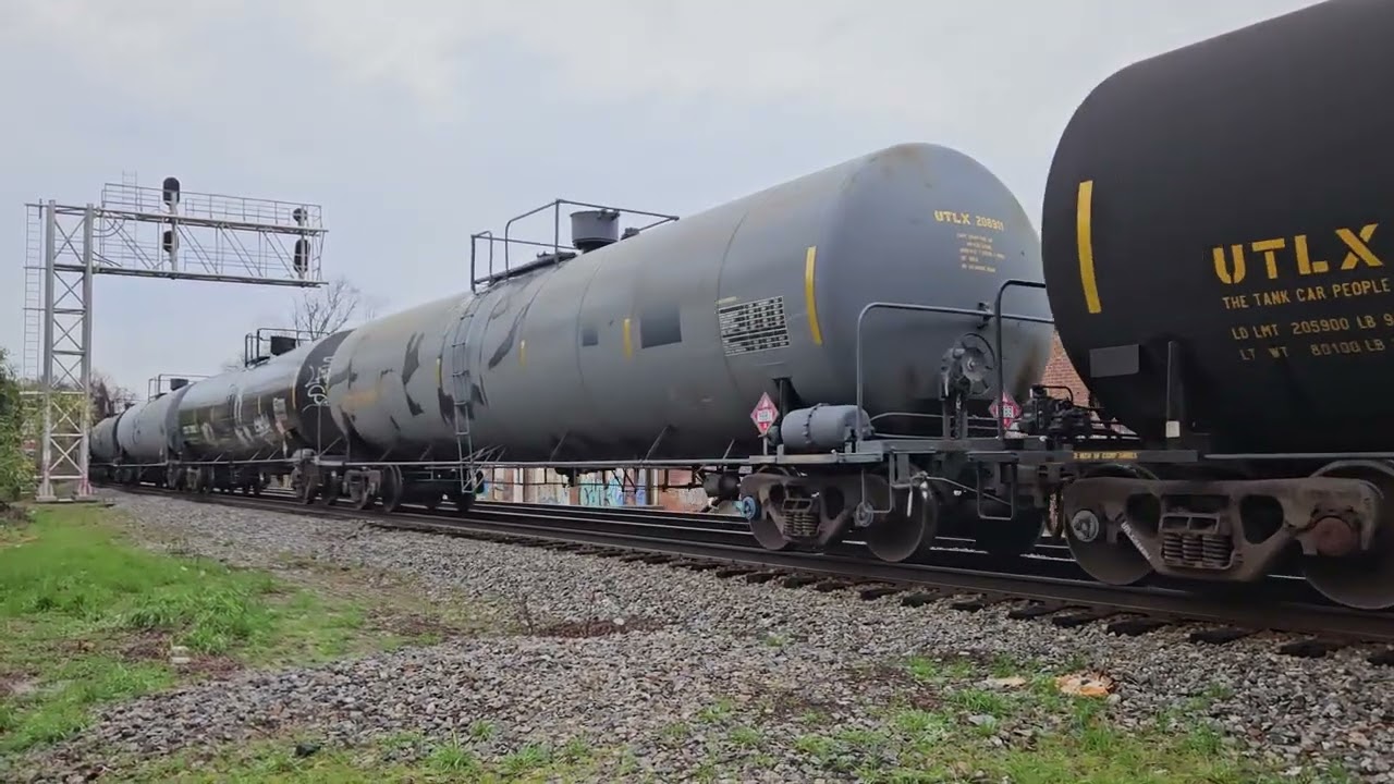 CSX M583 departs Fowler north bound 