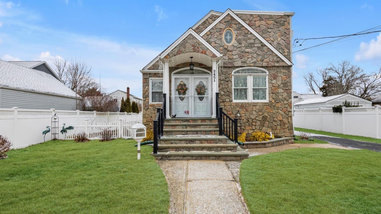 2451 Joseph Ct, Bellmore, NY