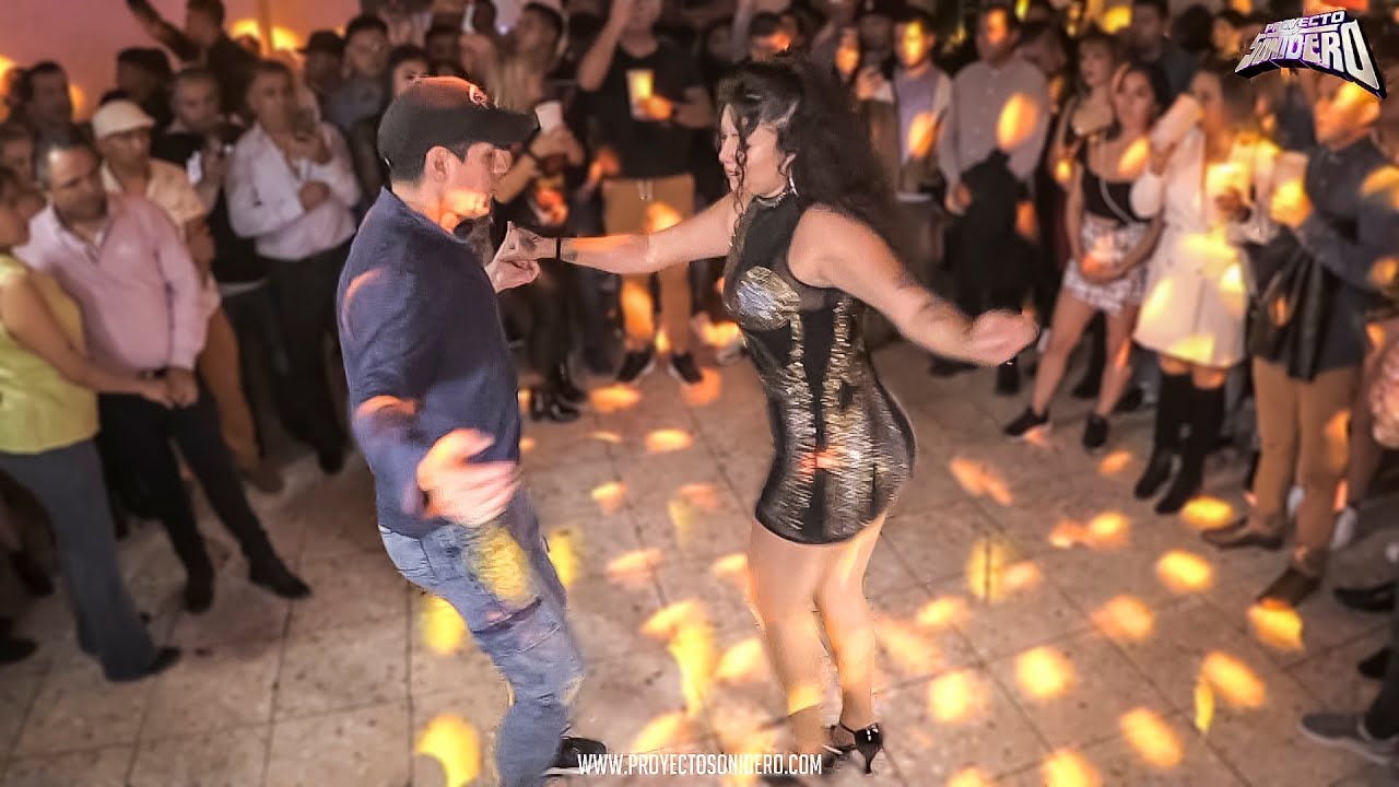 EVITEN LA BRONCA, GUARACHA! 😎 | ANIVERSARIO SONIDO SUPER DENGUE | SALON COSMOS 2000