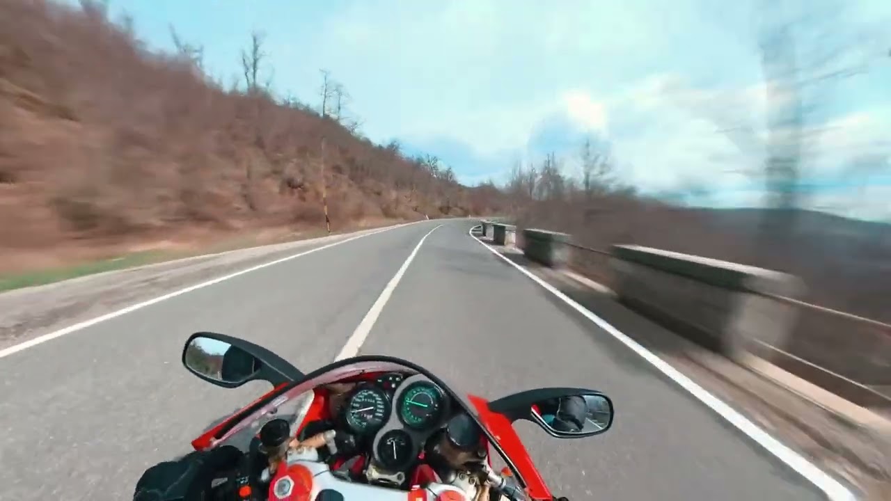 DUCATI 748