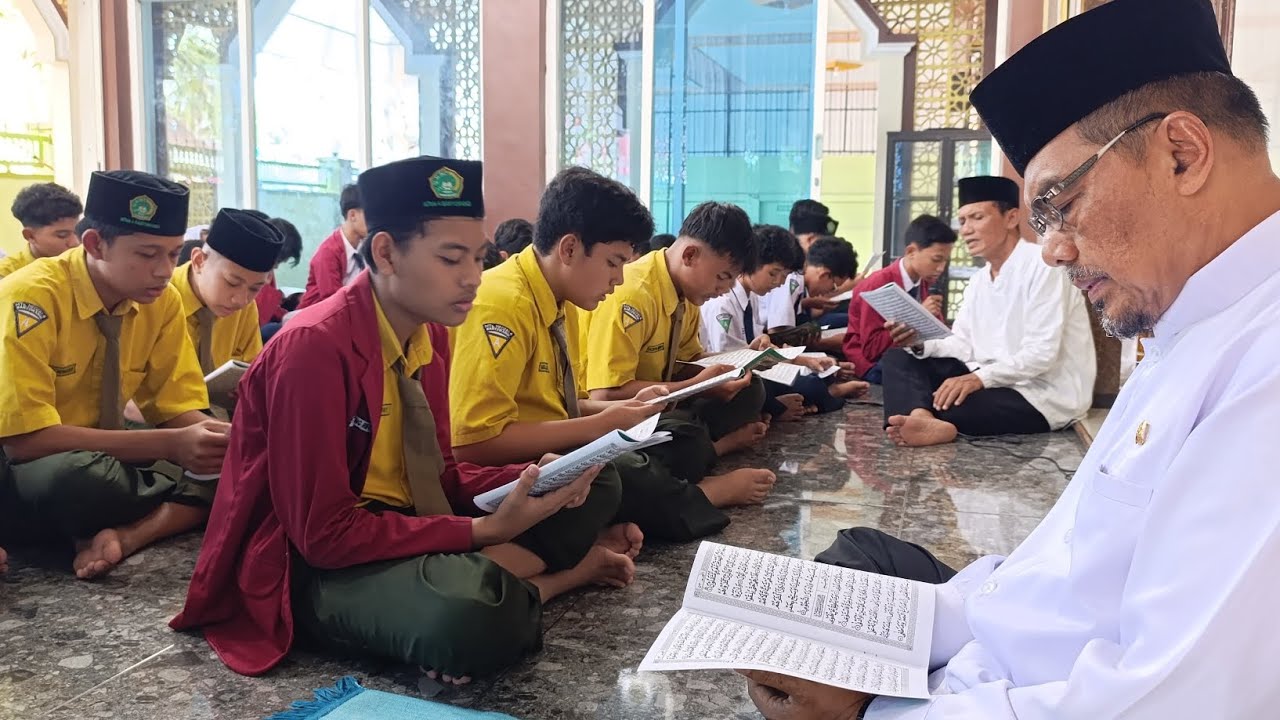MTSN 4 BANYUWANGI LAKSANAKAN  ONE DAY QUR AN 
