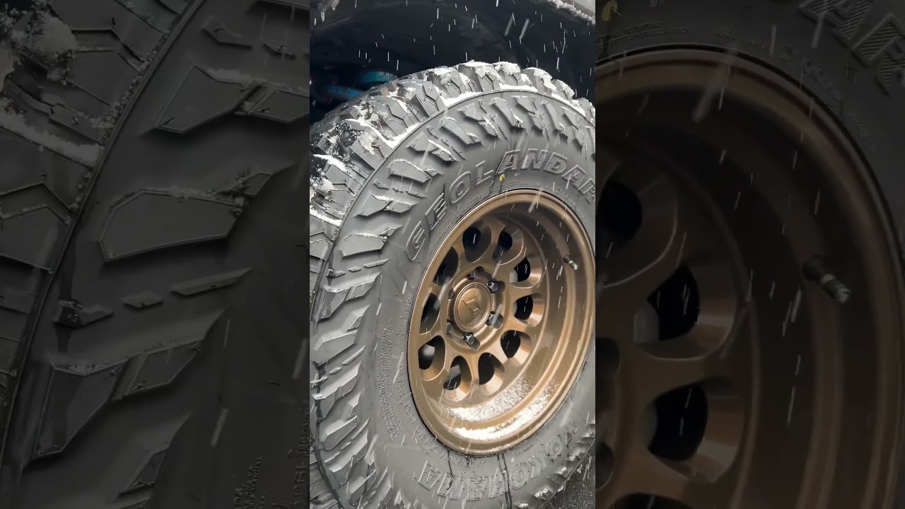 Stealth Custom Series Blaze 10 wheels, King suspension and Yokohama Geolanders M/T #toyota #offroad