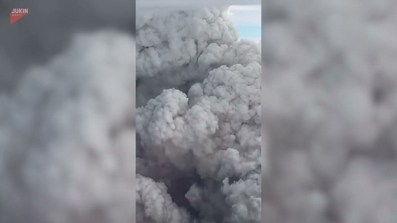 Pilot Captures Massive Wildfire Smoke From Air - 1844369
