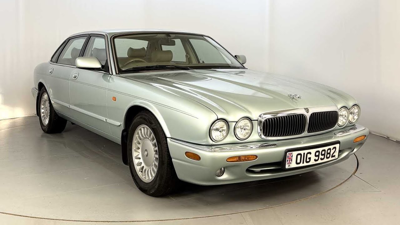 Ягуар XJ8