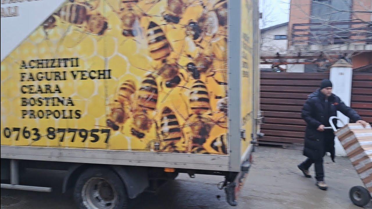 De 10 ani același producător de foițe de ceară, Faguri Mureșan. 
