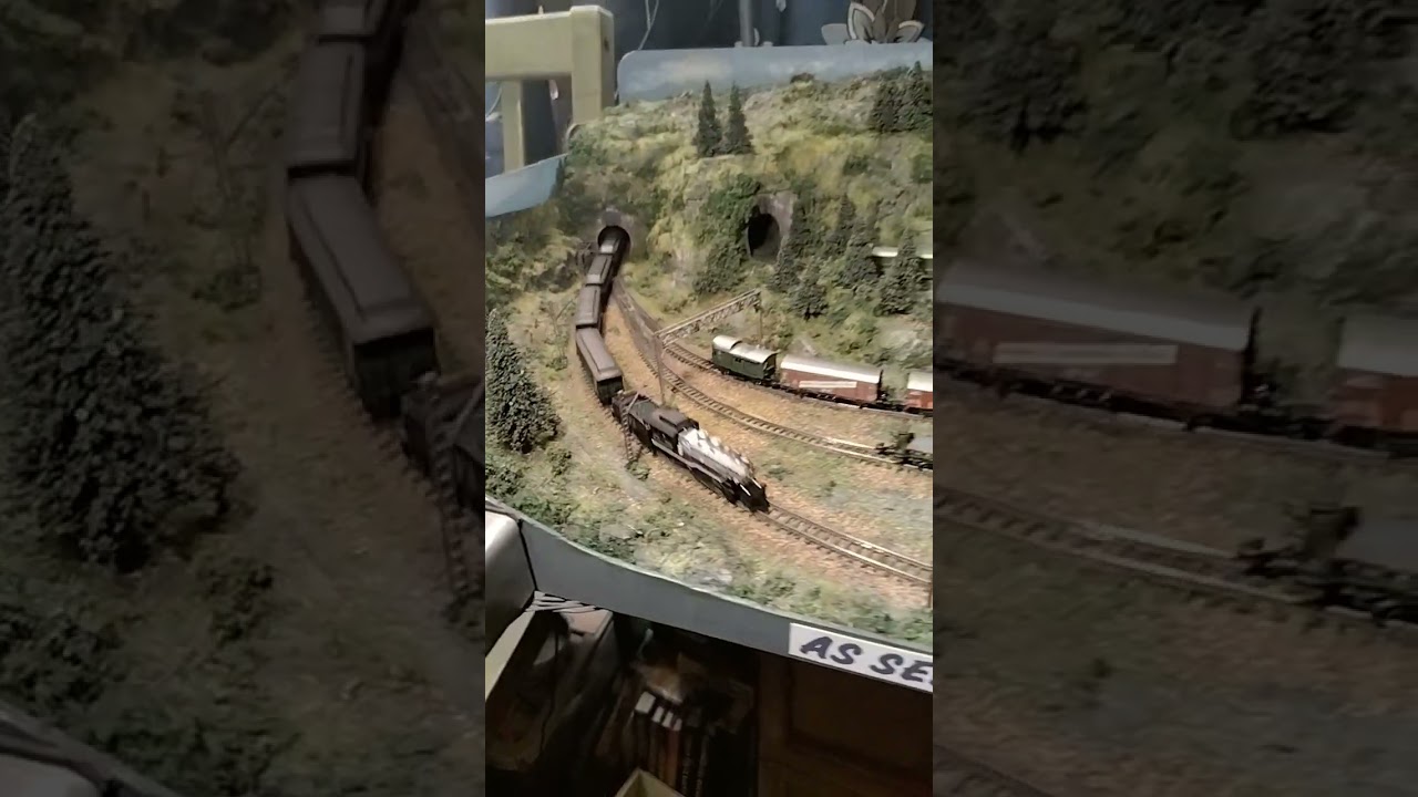 Идеальные беговые часы Marklin Z Gauge Diamond Special. 